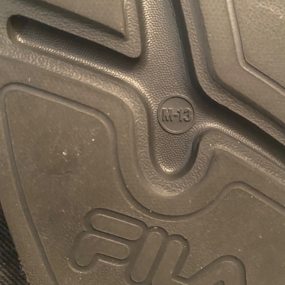 Mens Fila slides size 13 - Picture 3 of 3